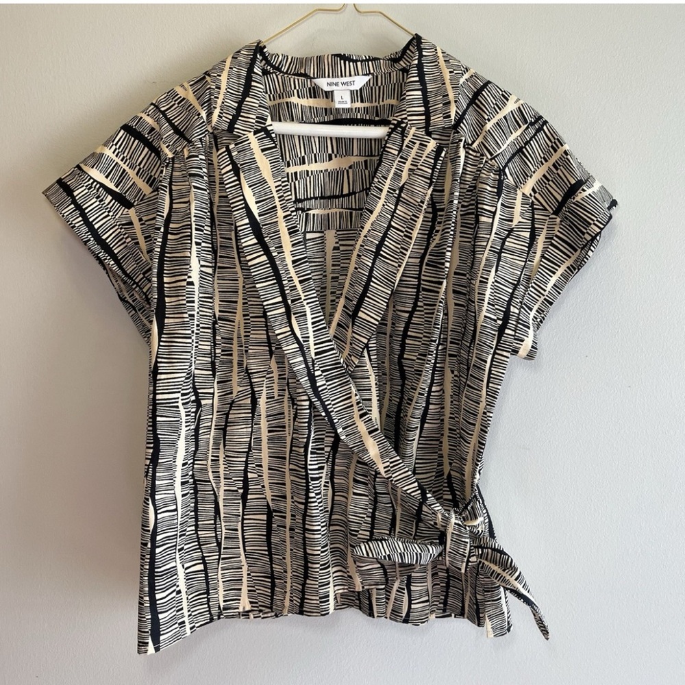 NINE WEST Open front Wrap w waist tie blouse Ladies Plus Size:2X Tan & Black EUC